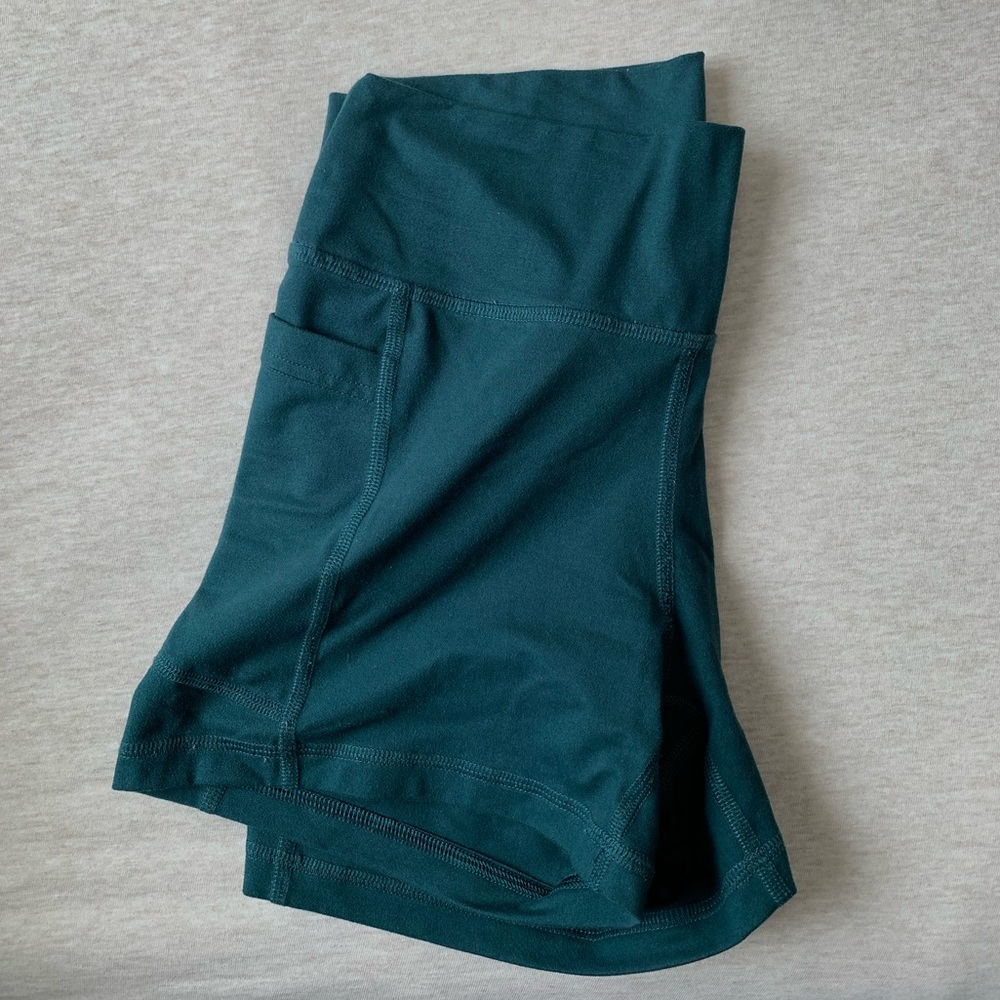 Gilly Hicks Energize Short